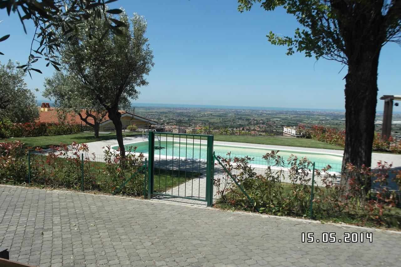 فيلا أريكتشيافي Agriturismo La Vite E Gli Ulivi المظهر الخارجي الصورة